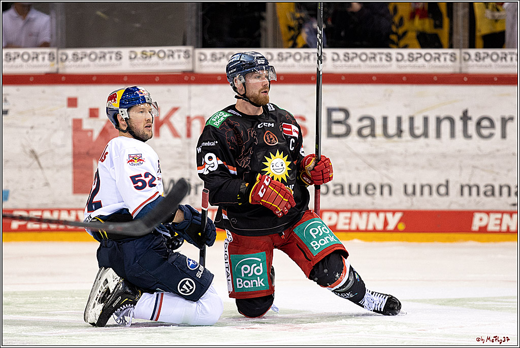 PENNY DEL Viertelfinale 4. Spiel; Duesseldorfer EG - Red Bull Muenchen; Duesseldorf, 16.04.2022